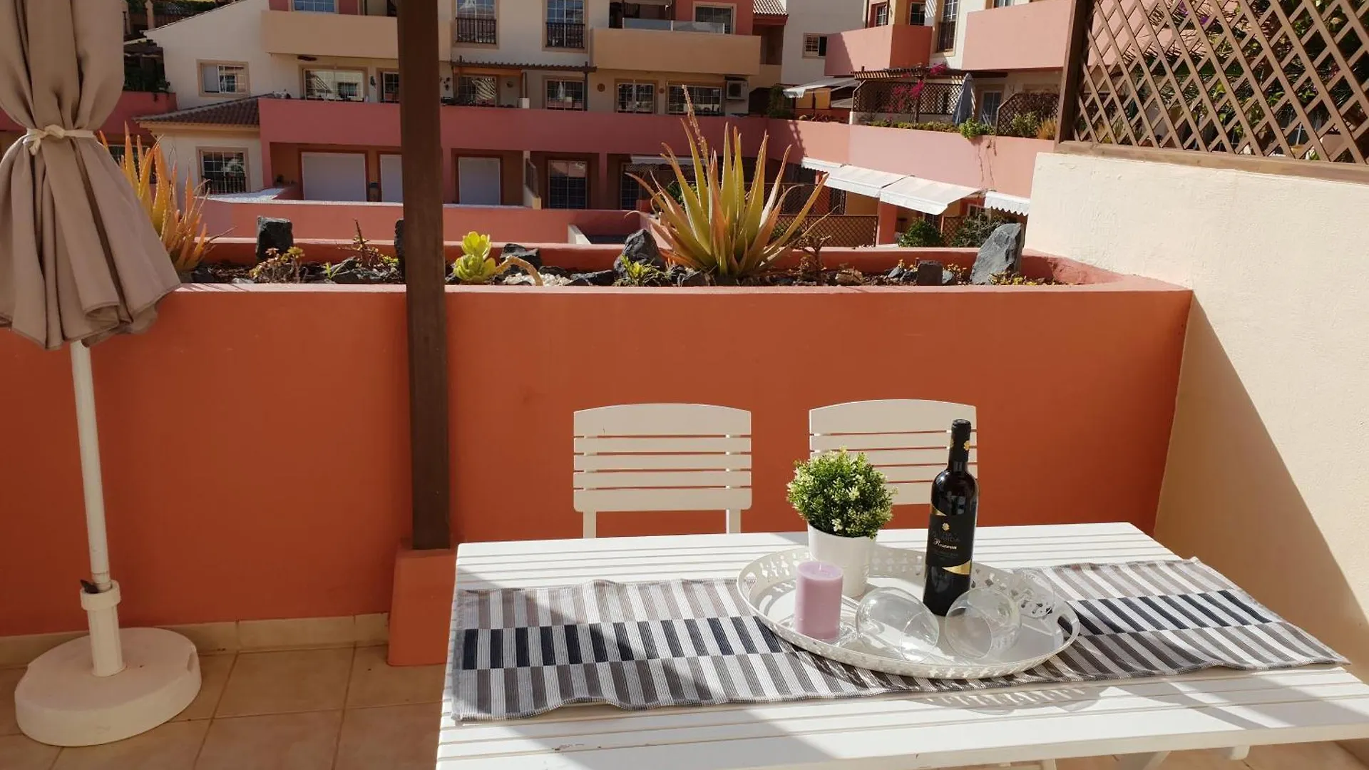 Appartement Mit Grosser Terrasse Und Meerblick Адехе