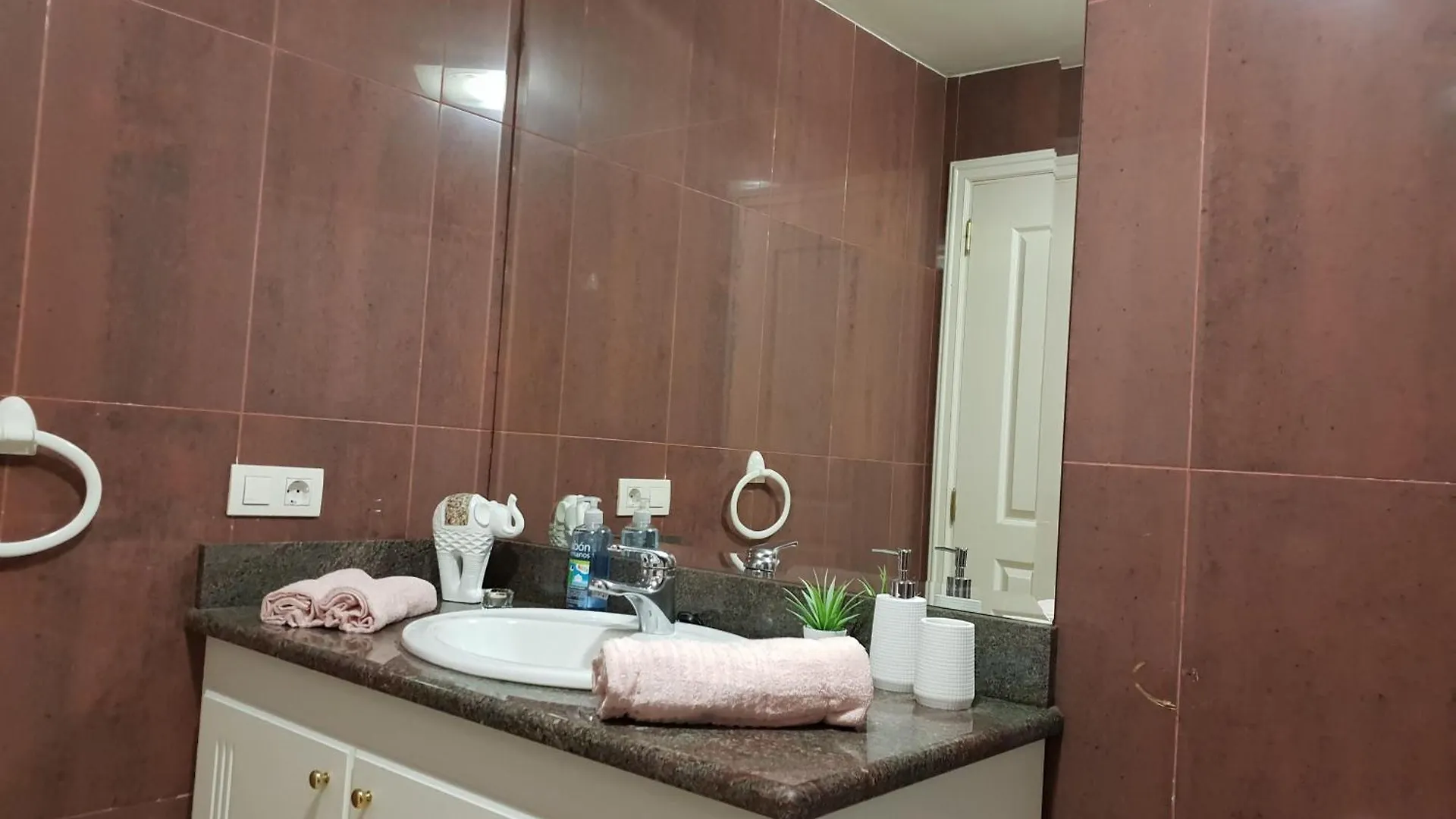 Appartement Mit Grosser Terrasse Und Meerblick Costa Adeje  Spanje